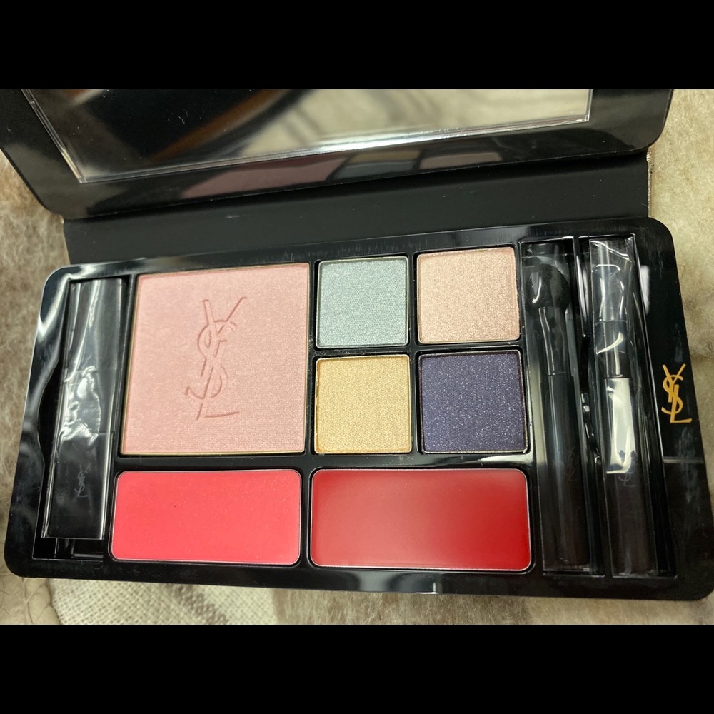 Yves Saint Laurent NEW✨ makeup palette